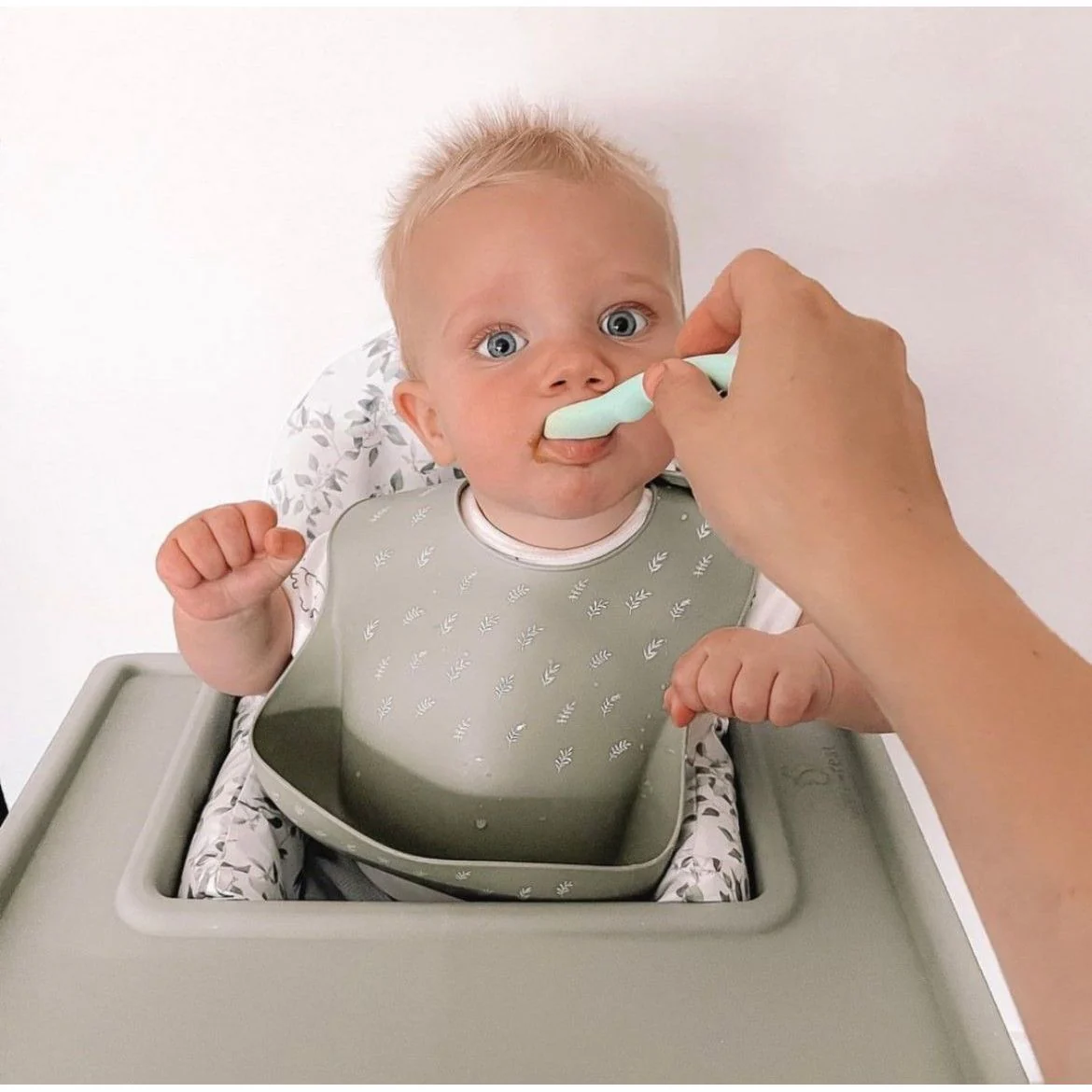 All4Ella Silicone Bib With Spoon - Image 6