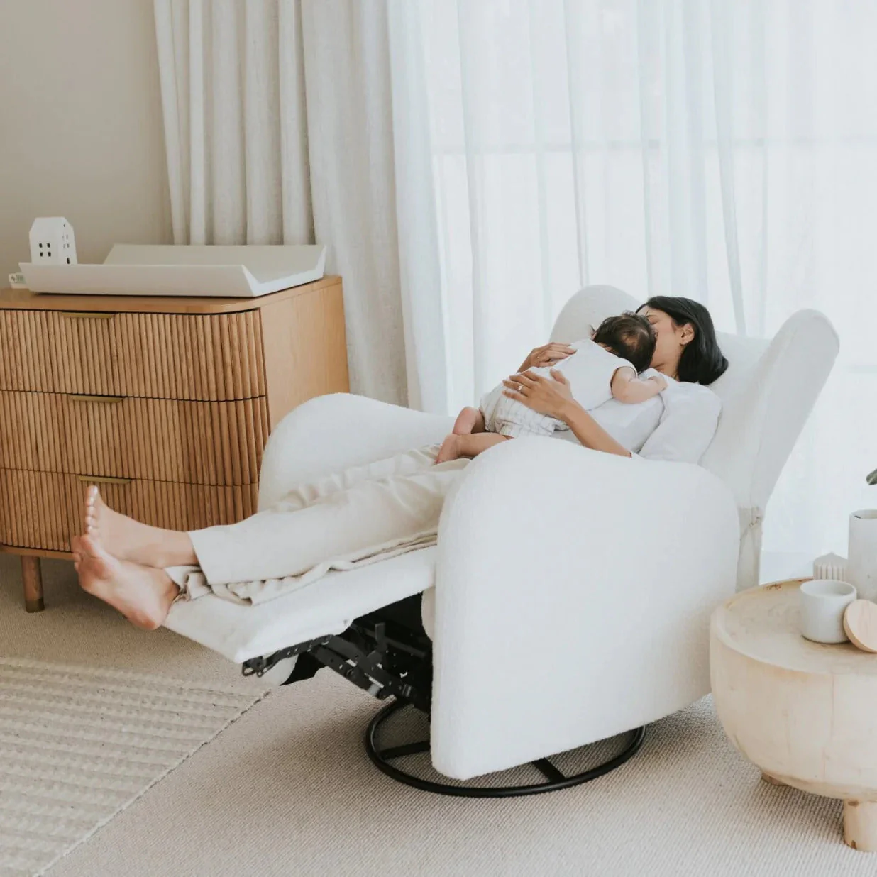 Babyrest Celeste Electric Nursery Chair - Image 3
