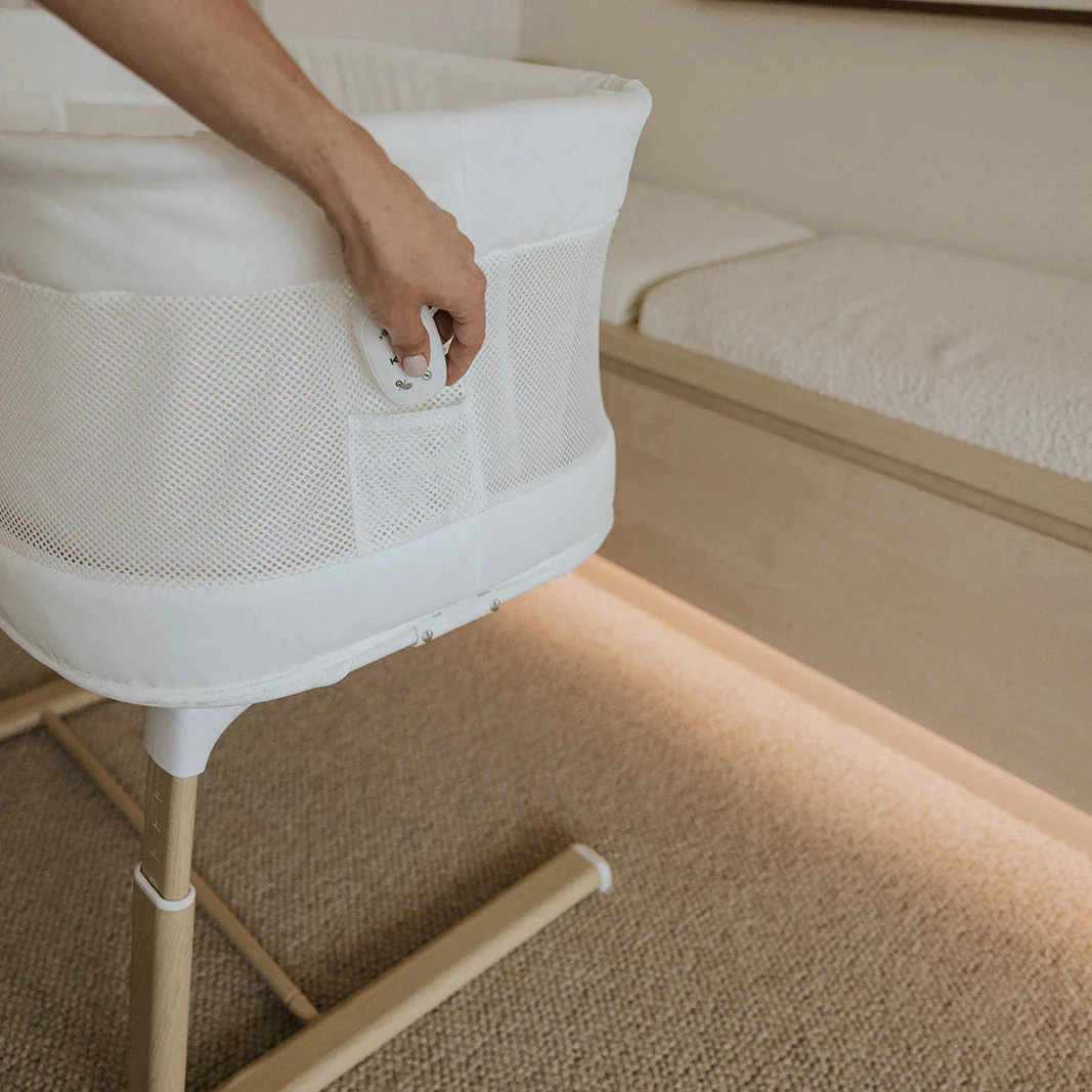 Babyrest Swan Smart Electric Bassinet - Image 4