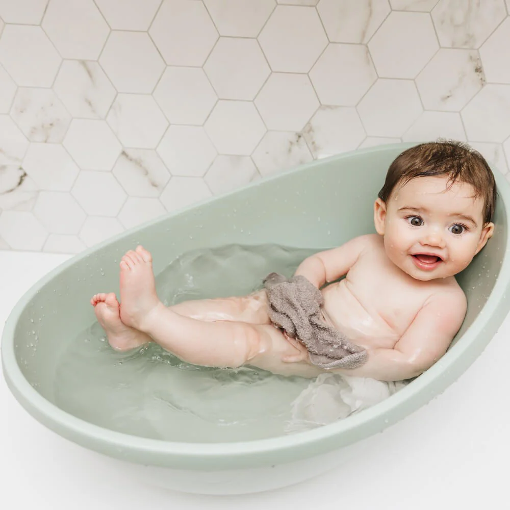 Bubble Cuddle Baby Bath with Newborn Support Insert - Image 9