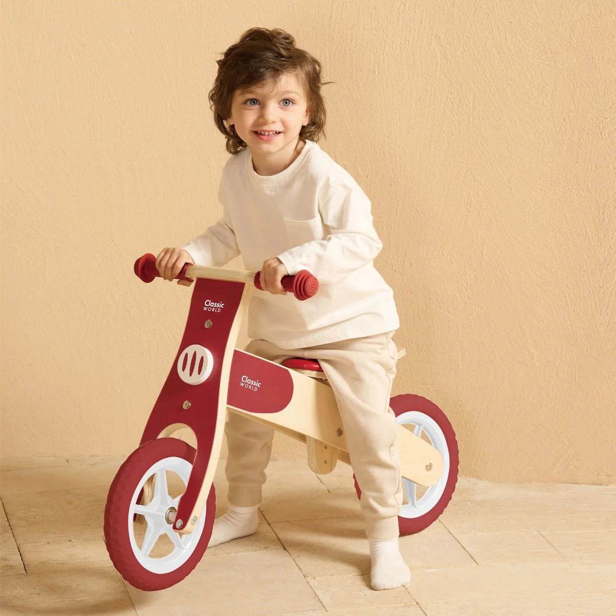 Classic World Balance Bike - Image 3