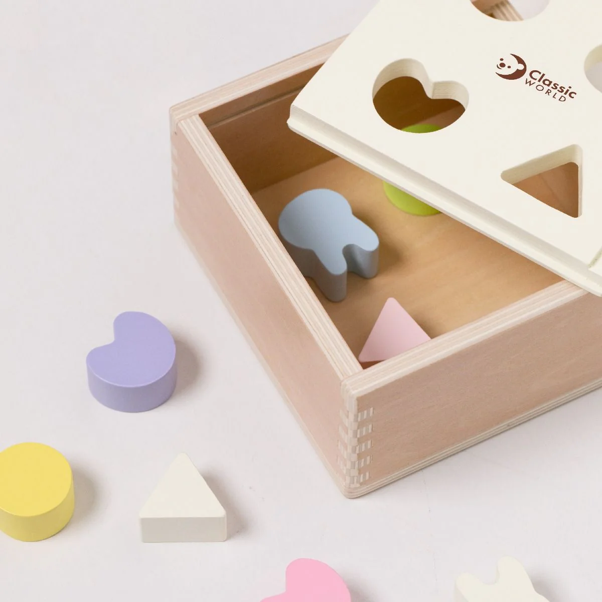 Classic World Mara Shape Sorter - Image 4