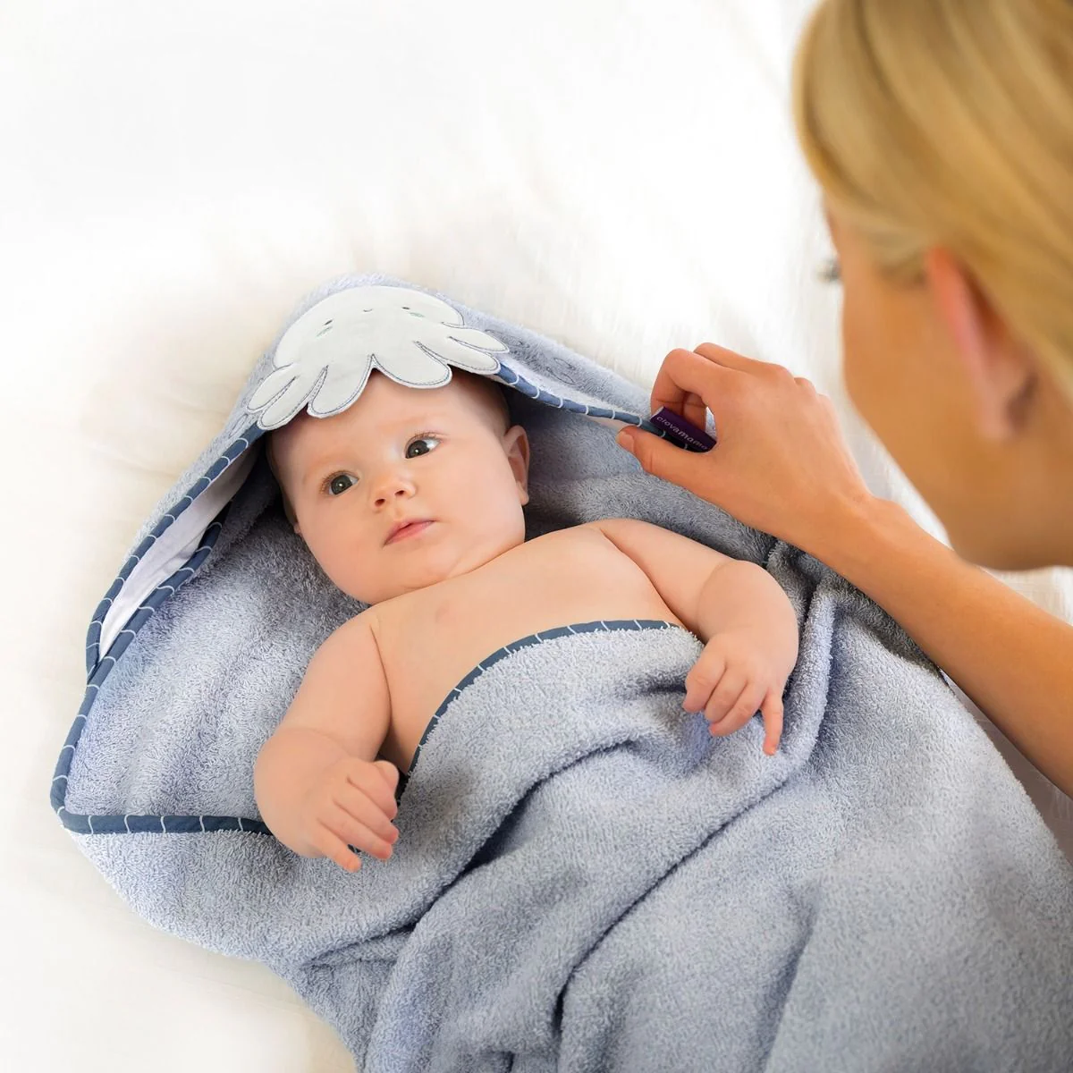 ClevaMama Bamboo Extra Large Apron Baby Bath Towel - Image 12
