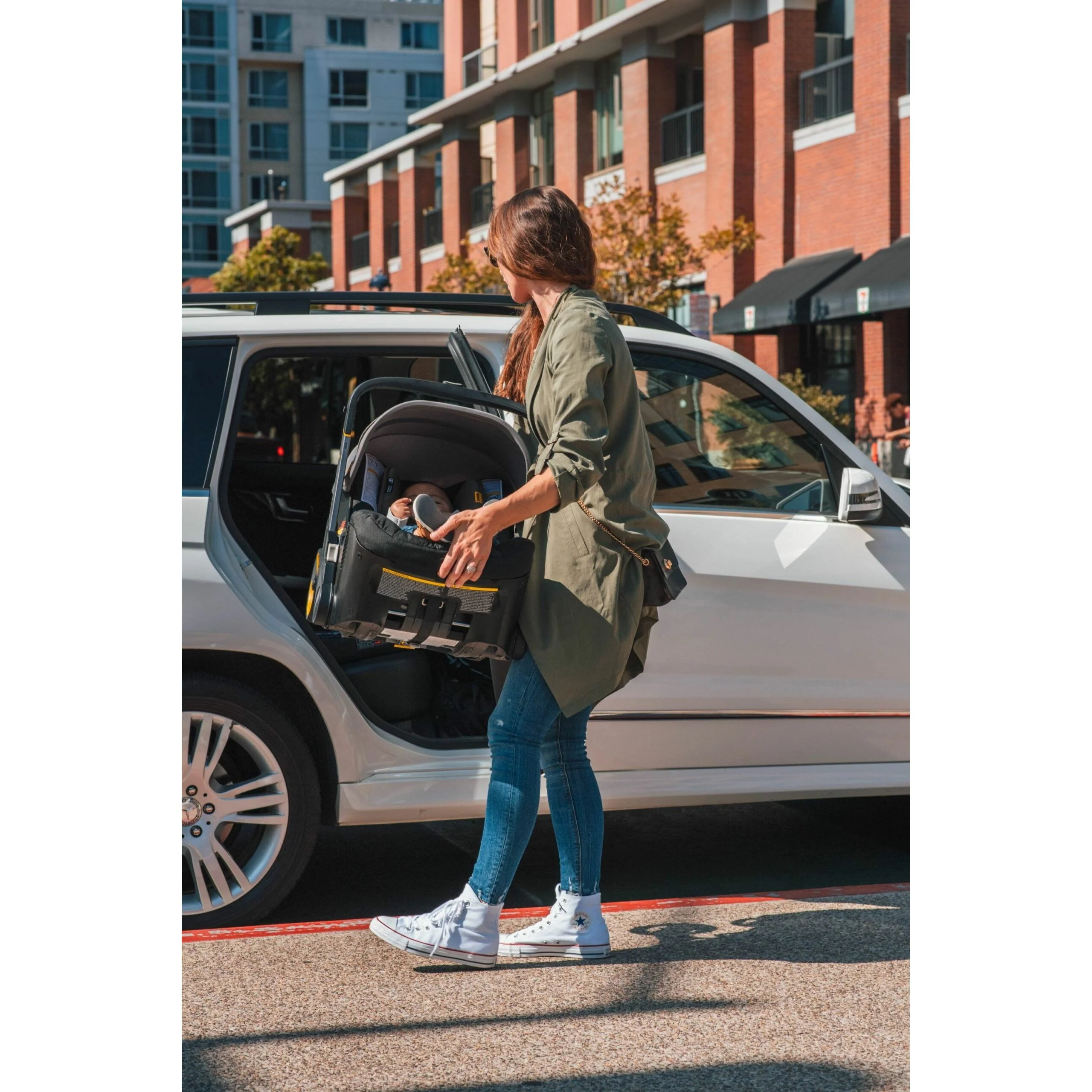 Doona Infant Car Seat and Base - Image 6