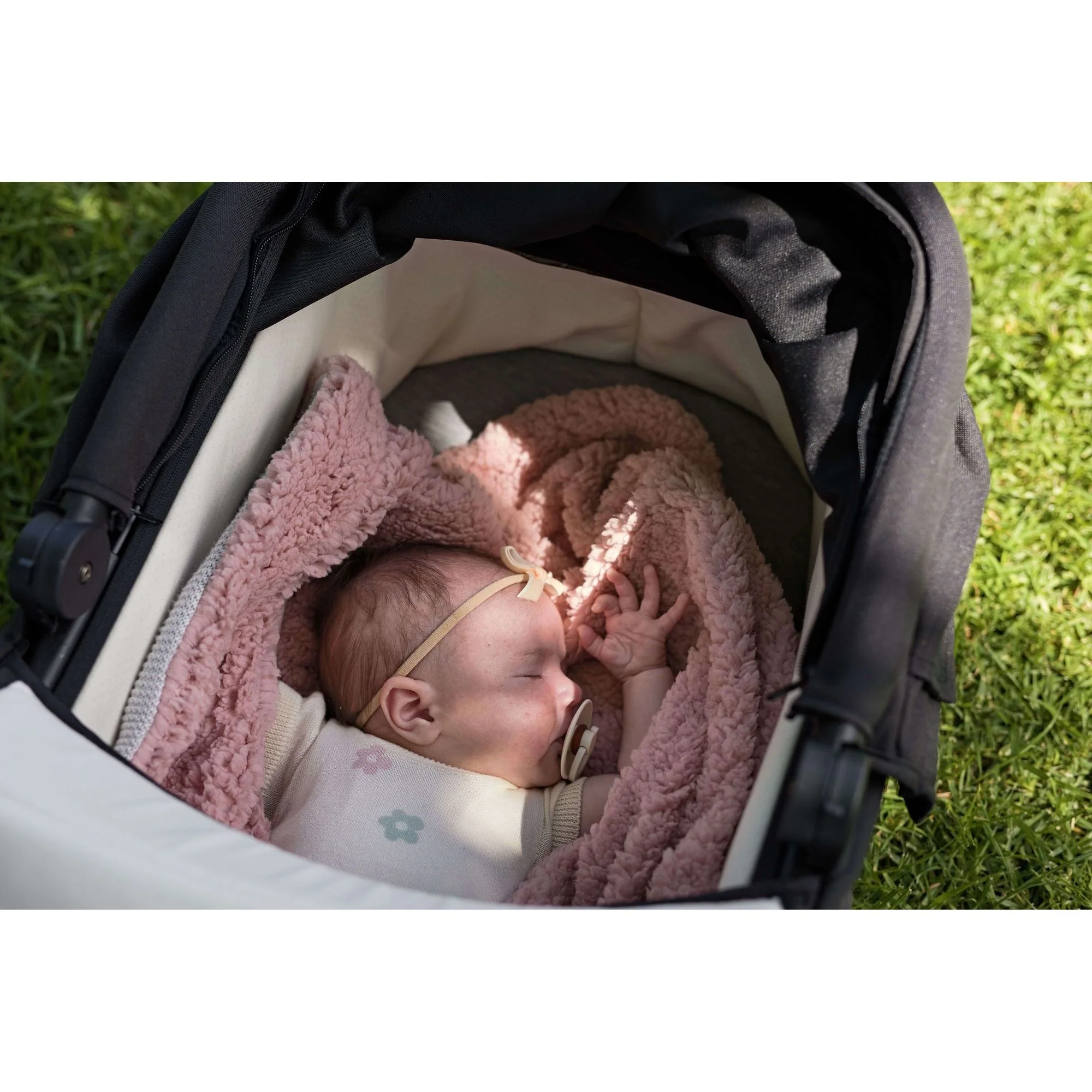 Edwards & Co Sherpa Fleece Stroller Blanket - Image 3