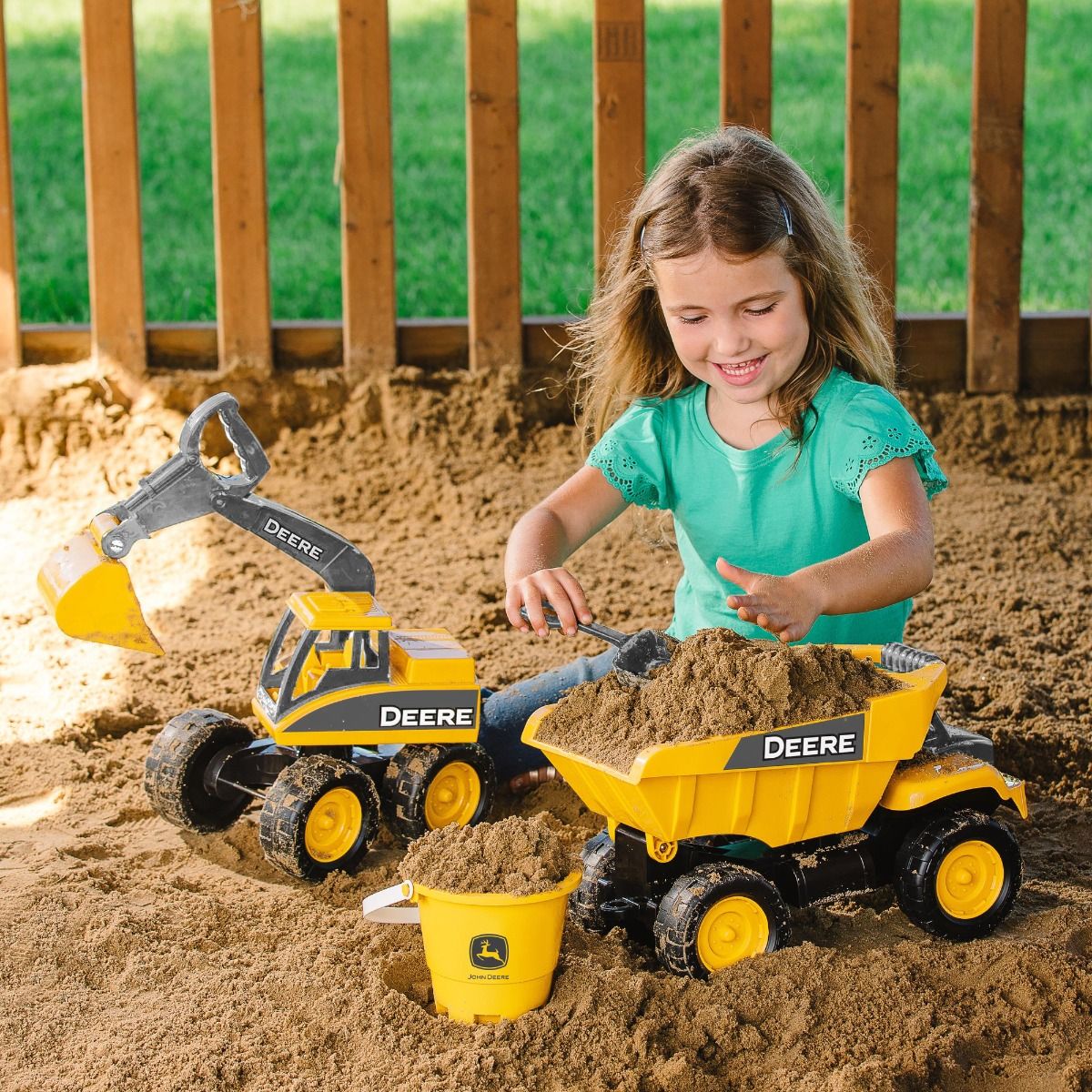 John Deere Big Scoop Construction Dump Truck 38cm - Image 2