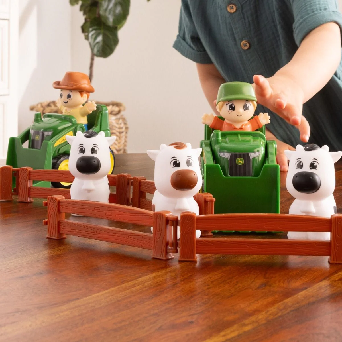 John Deere The cows are out Farm Set/Game - Image 6