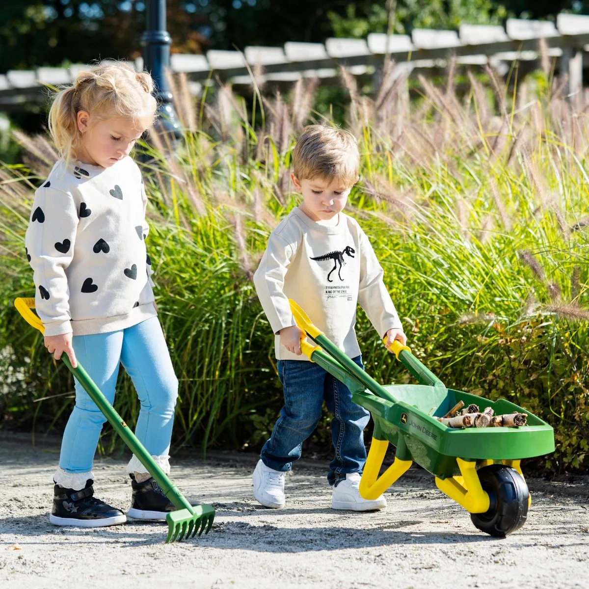 John Deere Wheelbarrow Set - Image 2