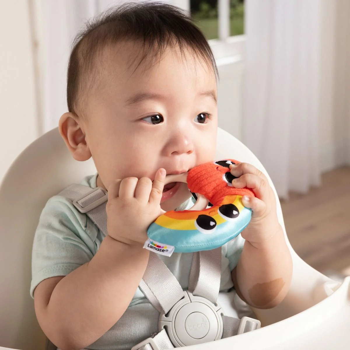 Lamaze Besties Rattle - Image 3