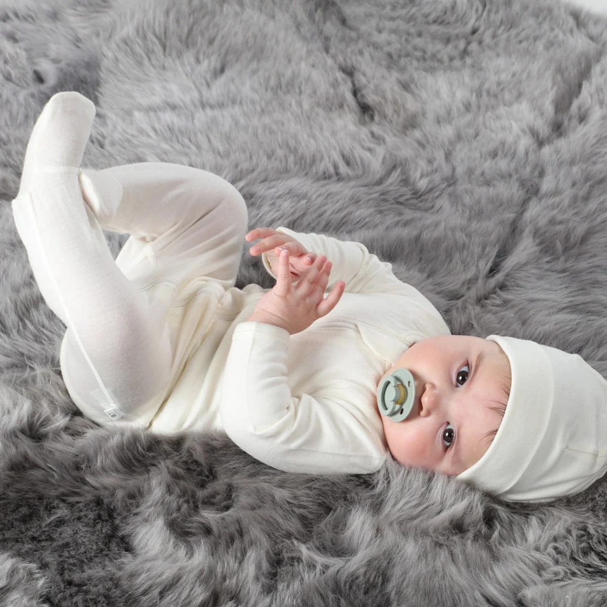 Little Bee Merino Zip Babygrow - Image 3