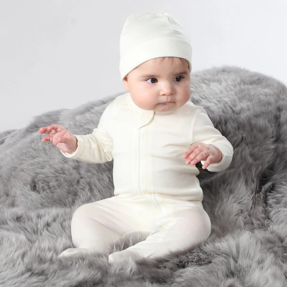Little Bee Merino Zip Babygrow - Image 4