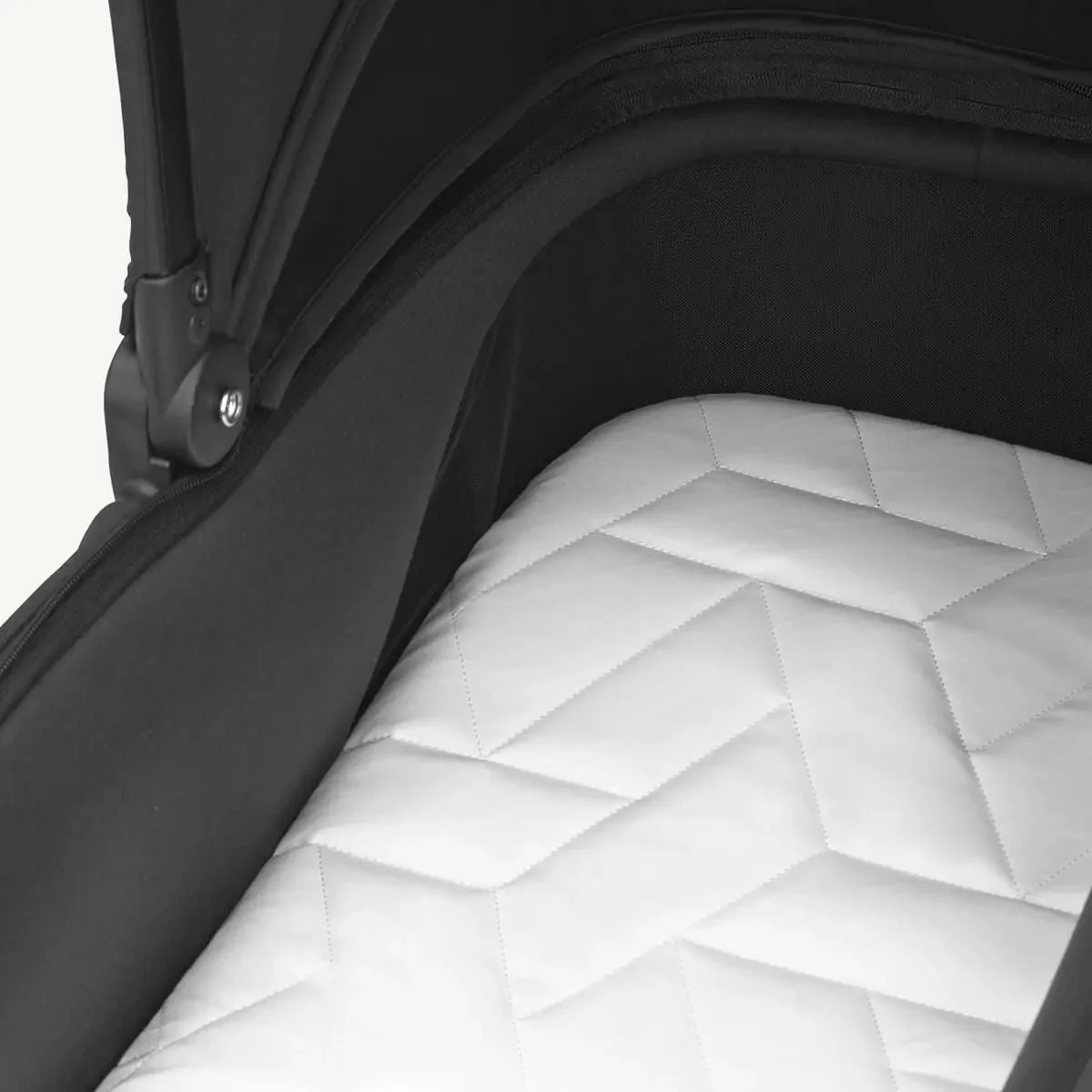 Maxi Cosi Oxford Stroller + Oria Bassinet/Carry Cot - Image 13
