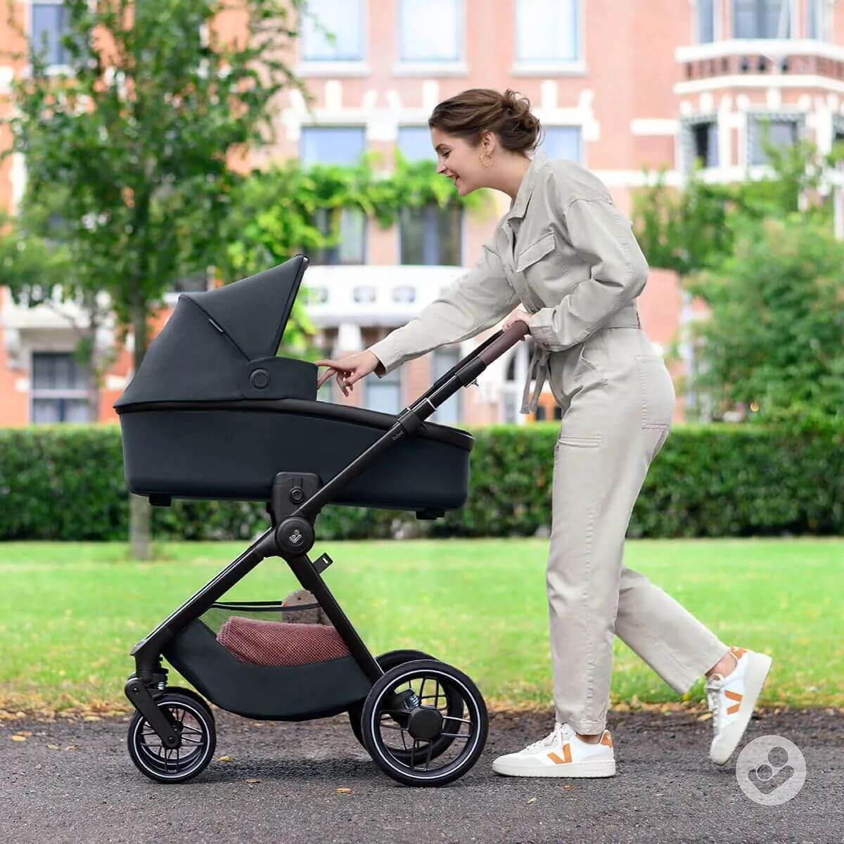 Maxi Cosi Oxford Stroller + Oria Bassinet/Carry Cot - Image 4