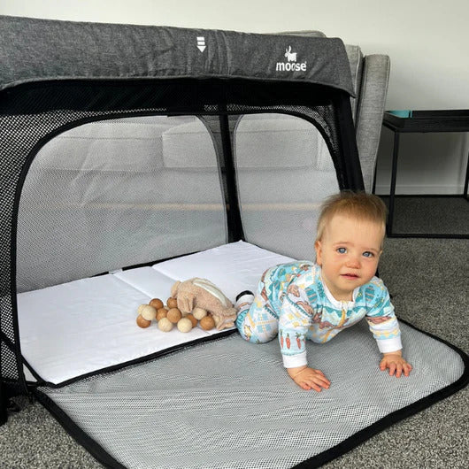 Moose Emmett Travel Cot - Image 5