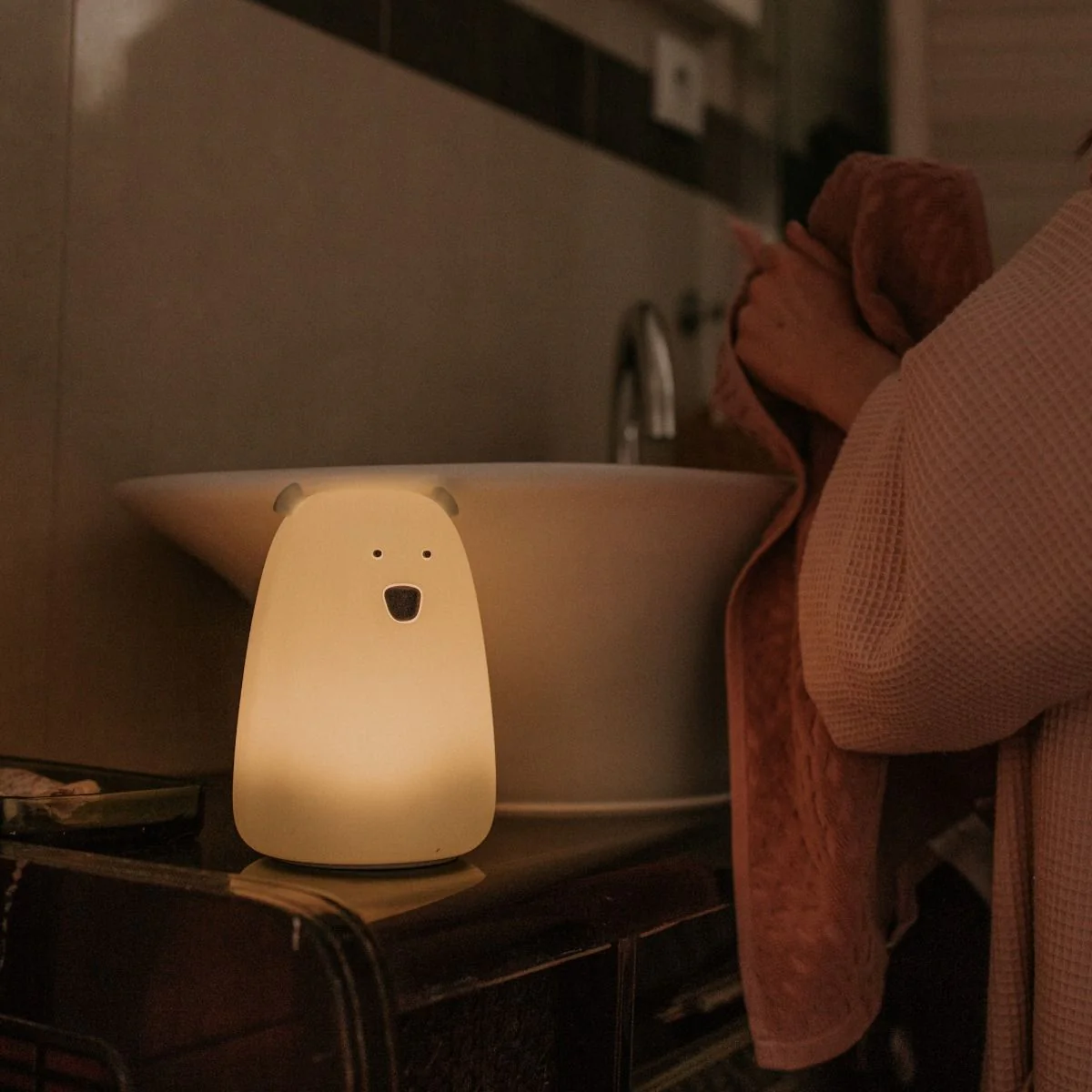 Rabbit & Friends Big Bear Silicone Night Light with Remote Control - Image 4
