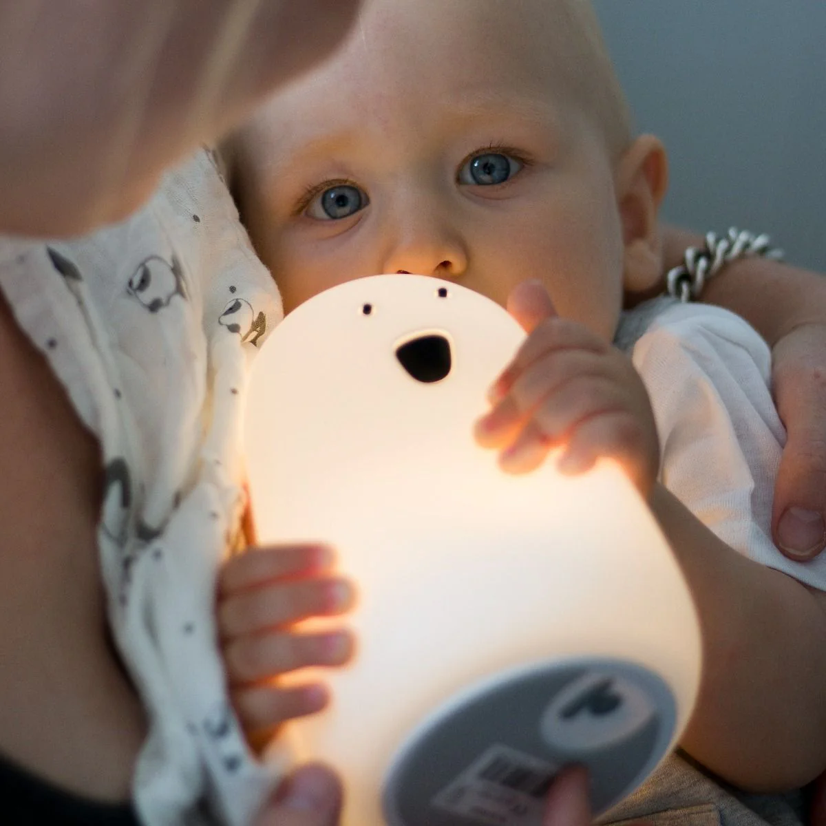 Rabbit & Friends Big Bear Silicone Night Light with Remote Control - Image 7