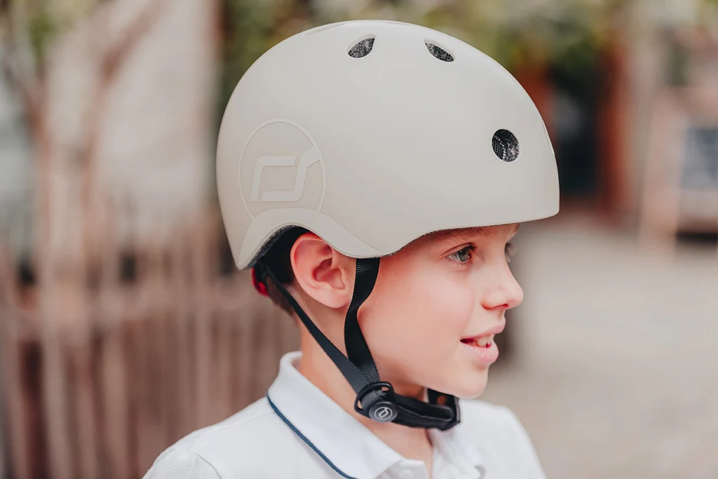 Scoot and Ride Helmet - Image 12