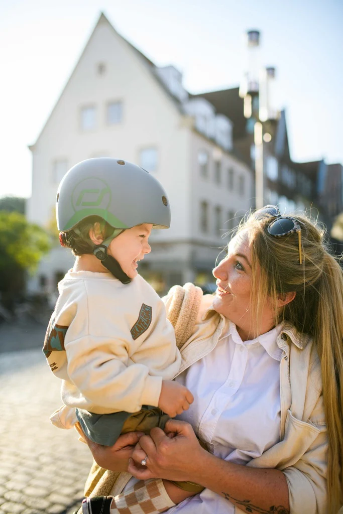 Scoot and Ride Helmet - Image 14