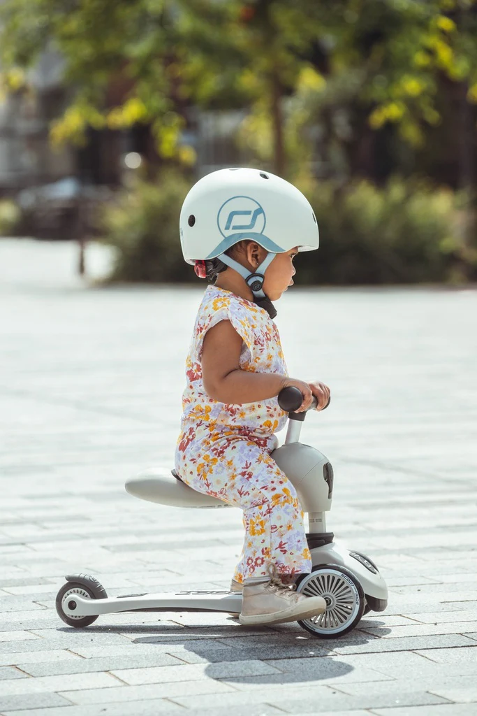Scoot and Ride Helmet - Image 16