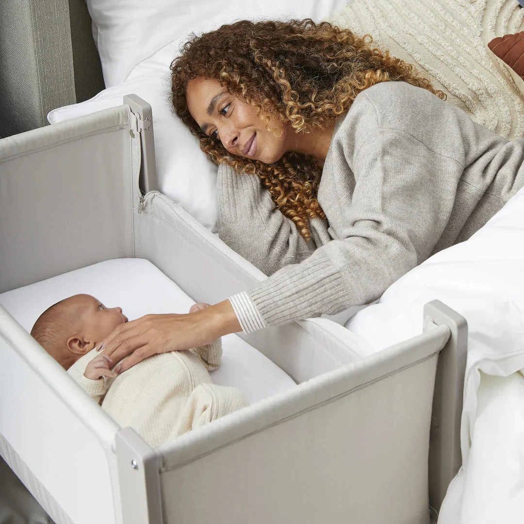 Shnuggle Air Lite Bedside Crib/Bassinet - Image 4