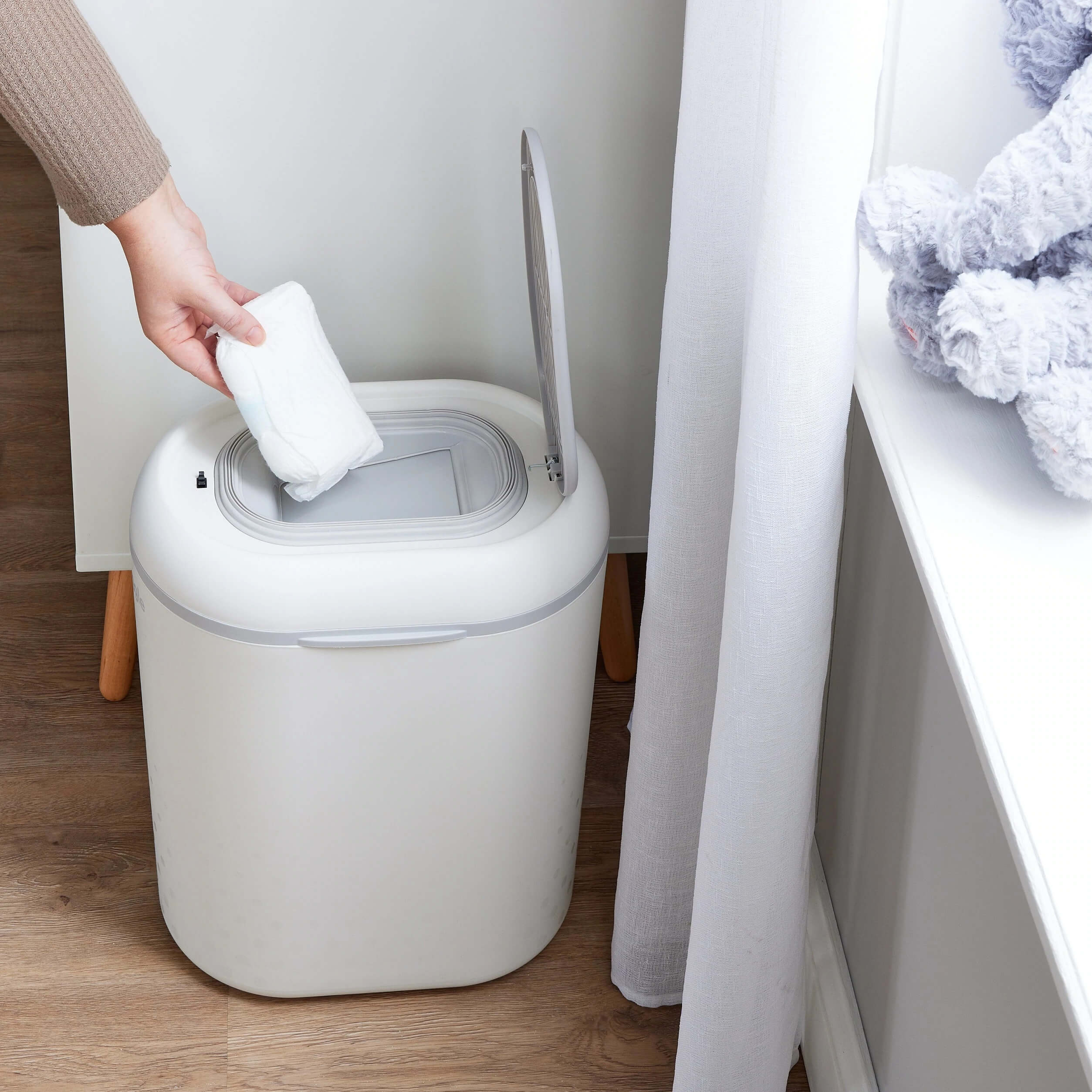 Shnuggle Eco-Touch Nappy Bin - Image 5