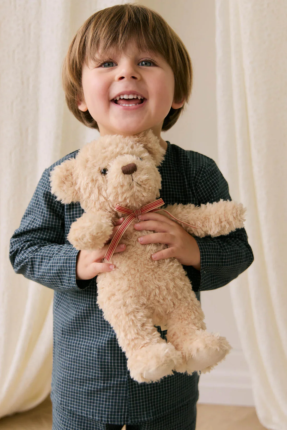 Snuggle Bunnies - Arthur with Red Stripe Bow - Image 4
