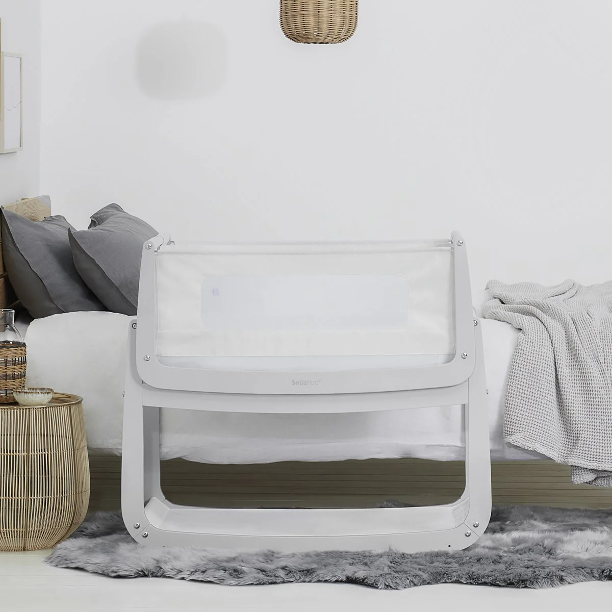 SnuzPod4 Bedside Bassinet - Image 5