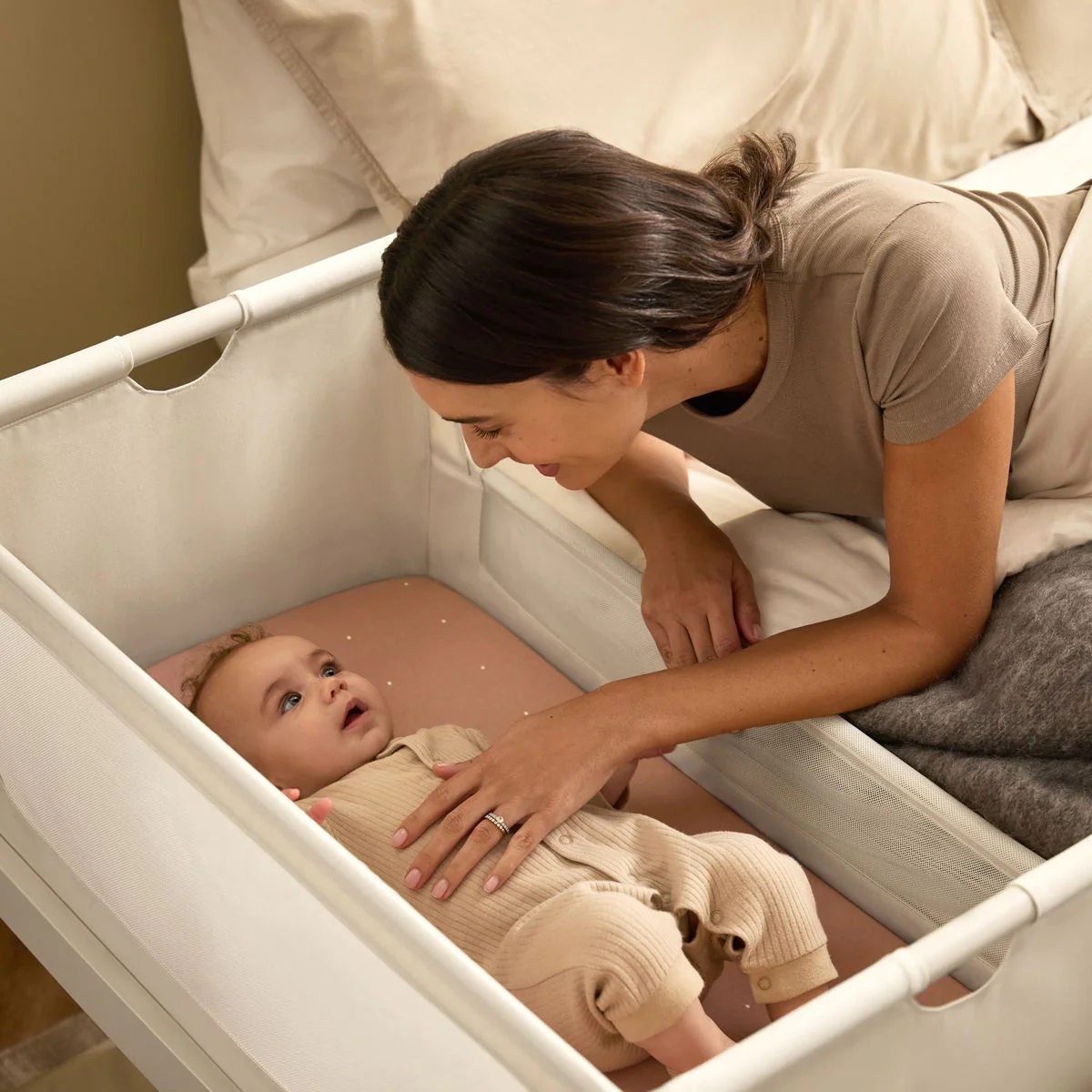 SnuzPod5 Bedside Bassinet Bundle - Image 18