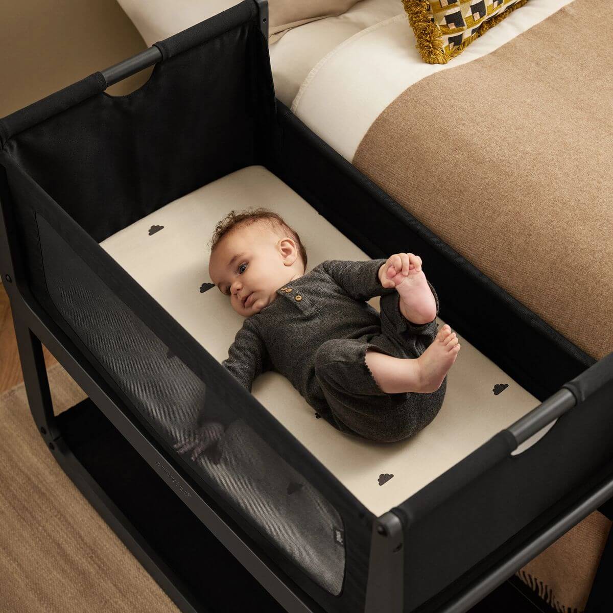 SnuzPod5 Bedside Bassinet Bundle - Image 24