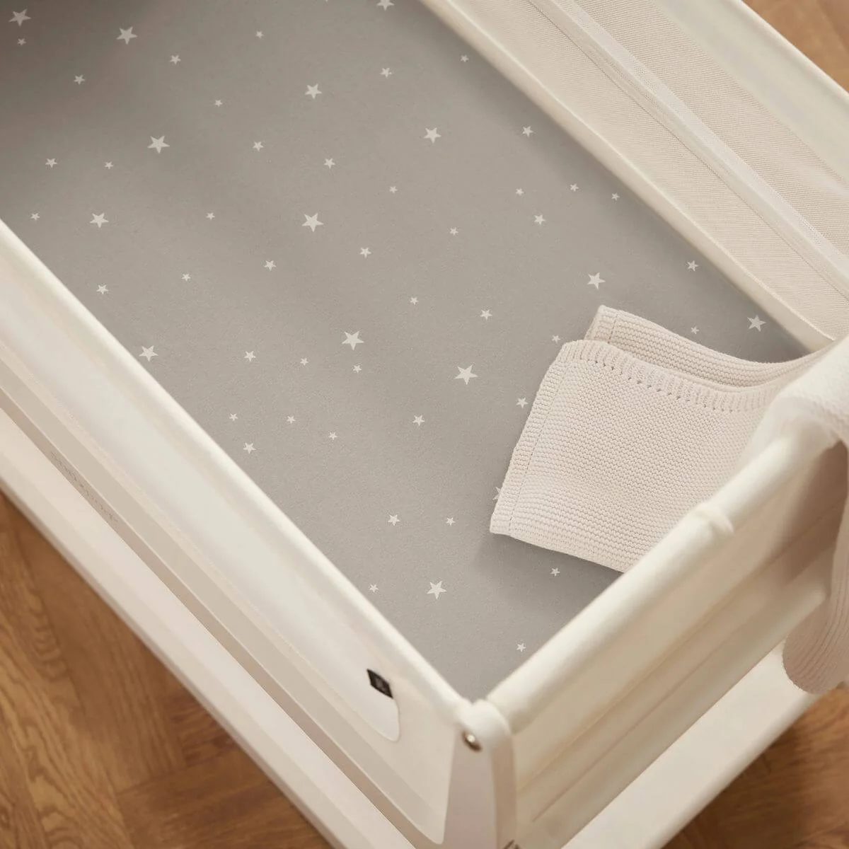 SnuzPod5 Bedside Bassinet Bundle - Image 25