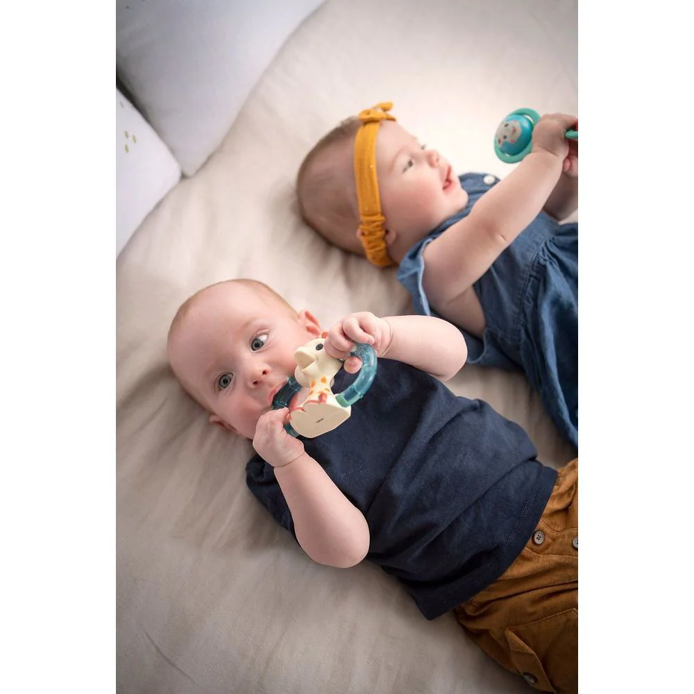 Sophie La Girafe Double Ice Bite Teething Ring - Image 3
