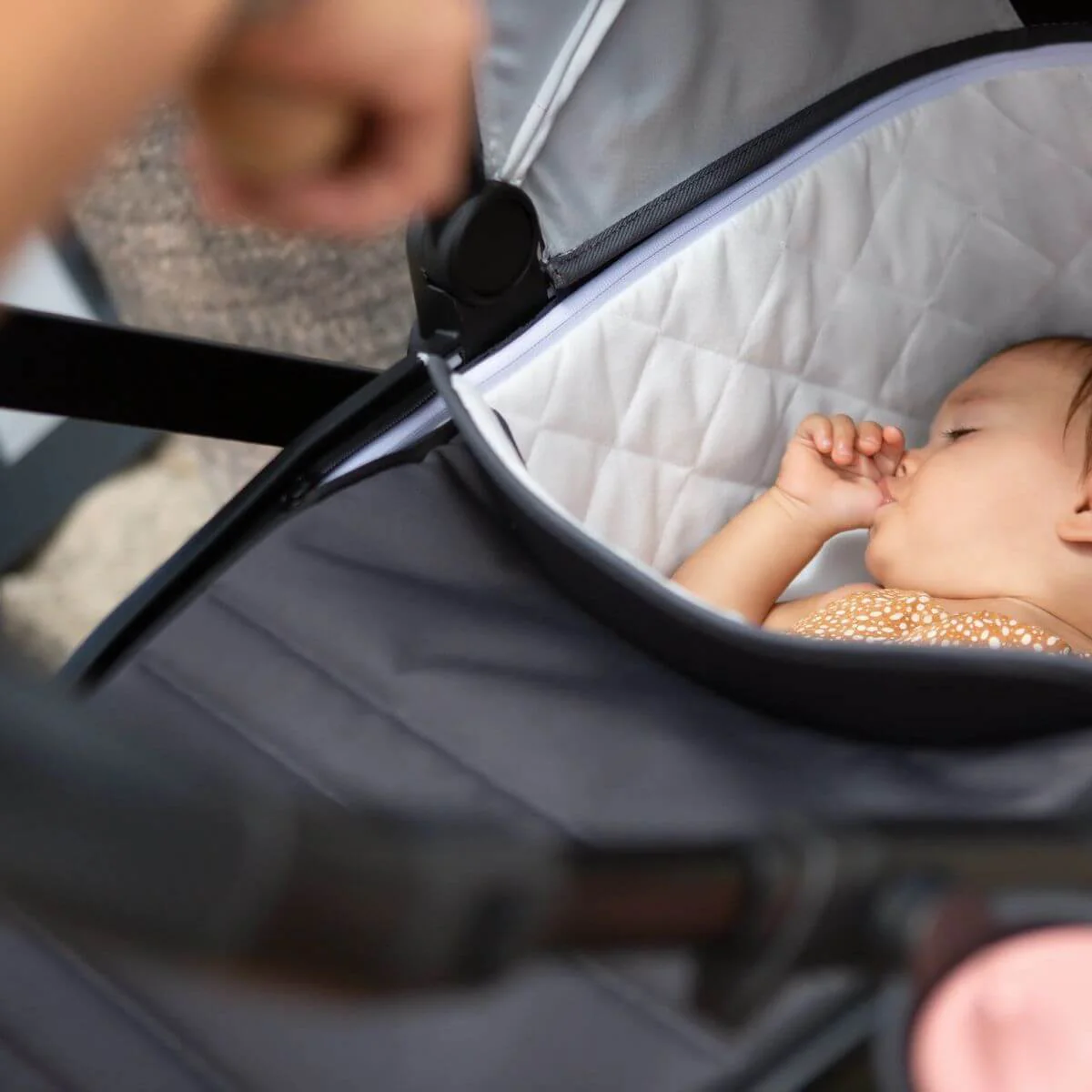 Veer Switchback Bassinet - Image 7